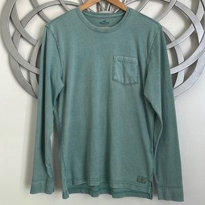 Hollister Men’s crew neck long sleeve tee.